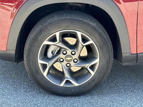 Used 2024 Chevrolet Trax LT w/ Driver Confidence Package FWD image 5