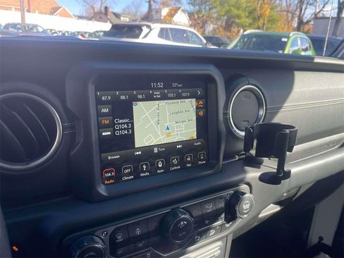 Used 2018 Jeep Wrangler Unlimited Sahara image 27
