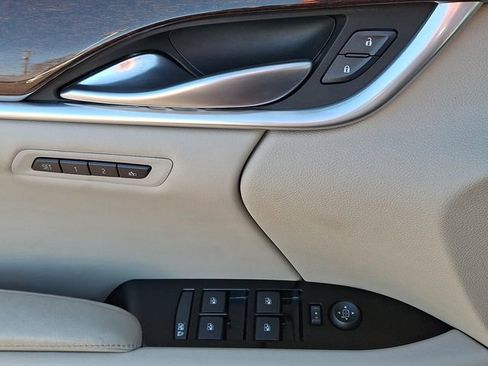 Used 2013 Cadillac XTS Premium image 21