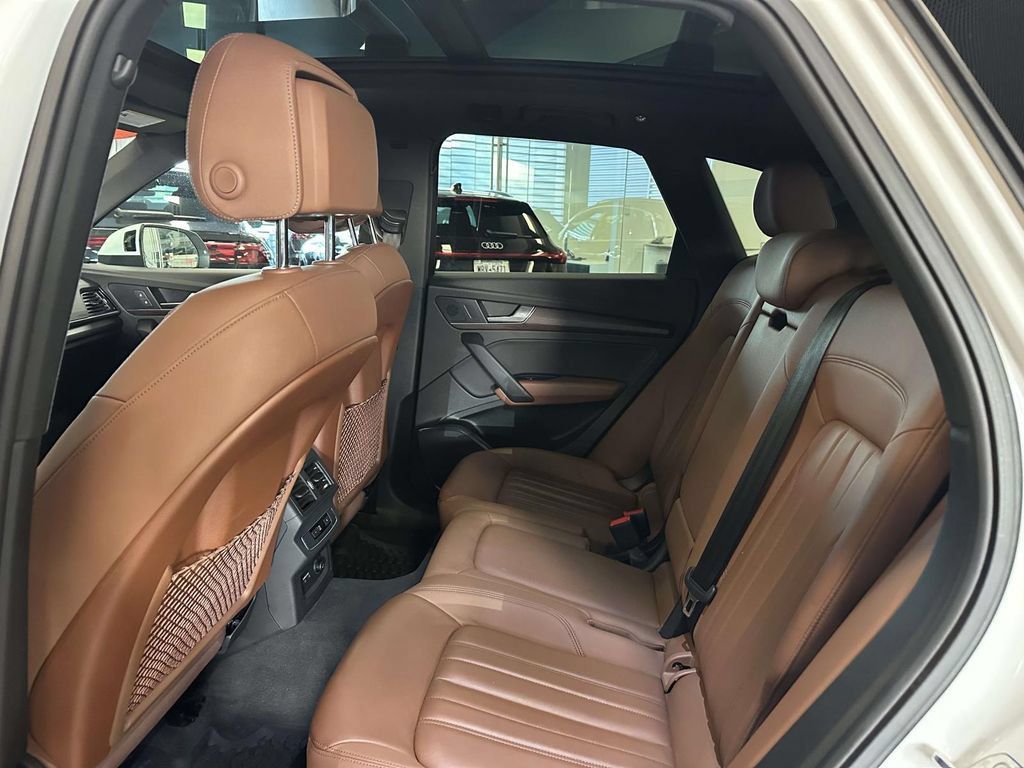 Used 2023 Audi Q5 Premium w/ Convenience Package AWD/4WD image 14
