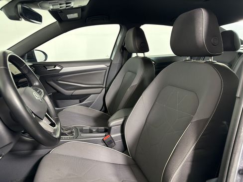 Used 2025 Volkswagen Jetta Sport FWD image 4