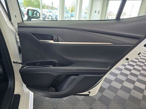 Used 2025 Toyota Camry SE image 87