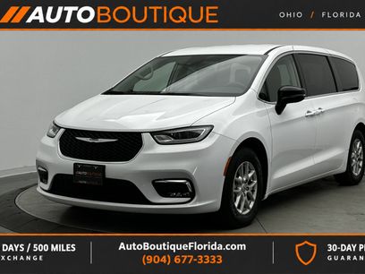 Used 2024 Chrysler Pacifica Touring-L