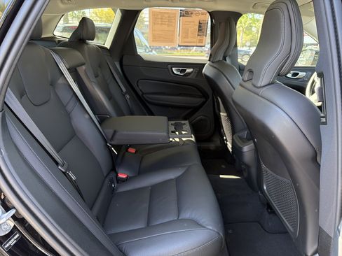 Certified 2025 Volvo XC60 B5 Plus w/ Climate Package image 33