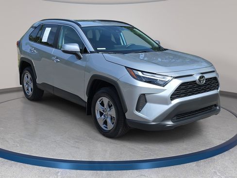 Used 2025 Toyota RAV4 XLE w/ Convenience Package image 3