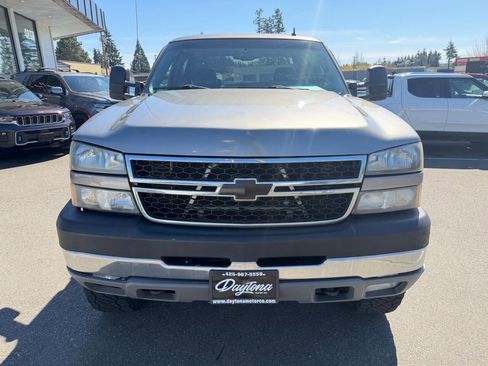 Used 2006 Chevrolet Silverado 2500 LS image 11