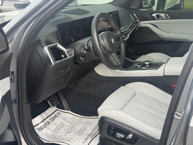 Used 2026 BMW X5 xDrive40i w/ M Sport Package AWD/4WD image 13