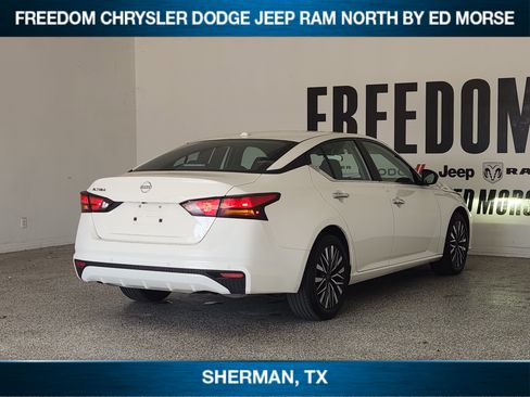 Used 2025 Nissan Altima 2.5 SV FWD image 4