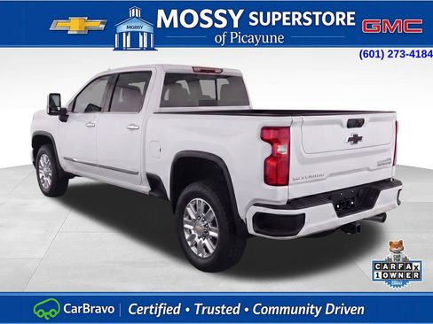 Used 2024 Chevrolet Silverado 2500 High Country w/ High Country Premium Package image 3