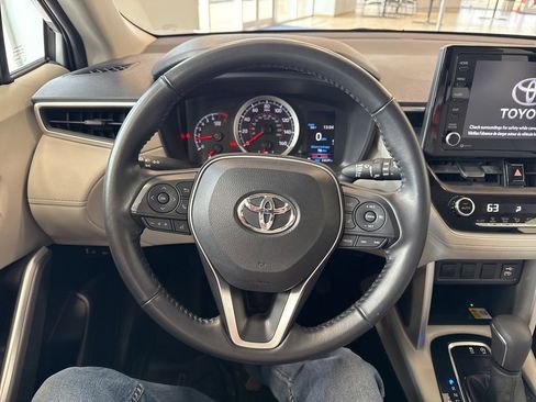 Used 2022 Toyota Corolla Cross LE image 24
