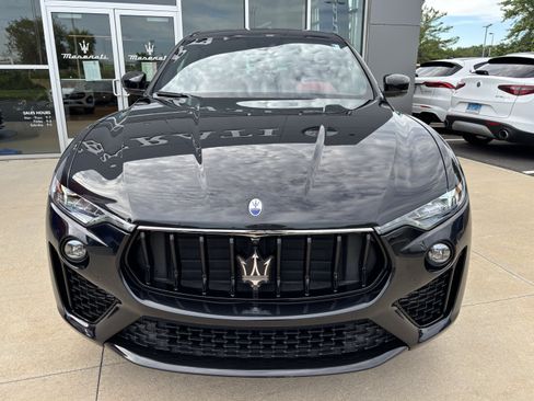 Used 2023 Maserati Levante Modena AWD/4WD image 12