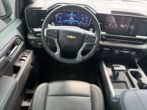 Used 2025 Chevrolet Silverado 1500 LTZ AWD/4WD image 11