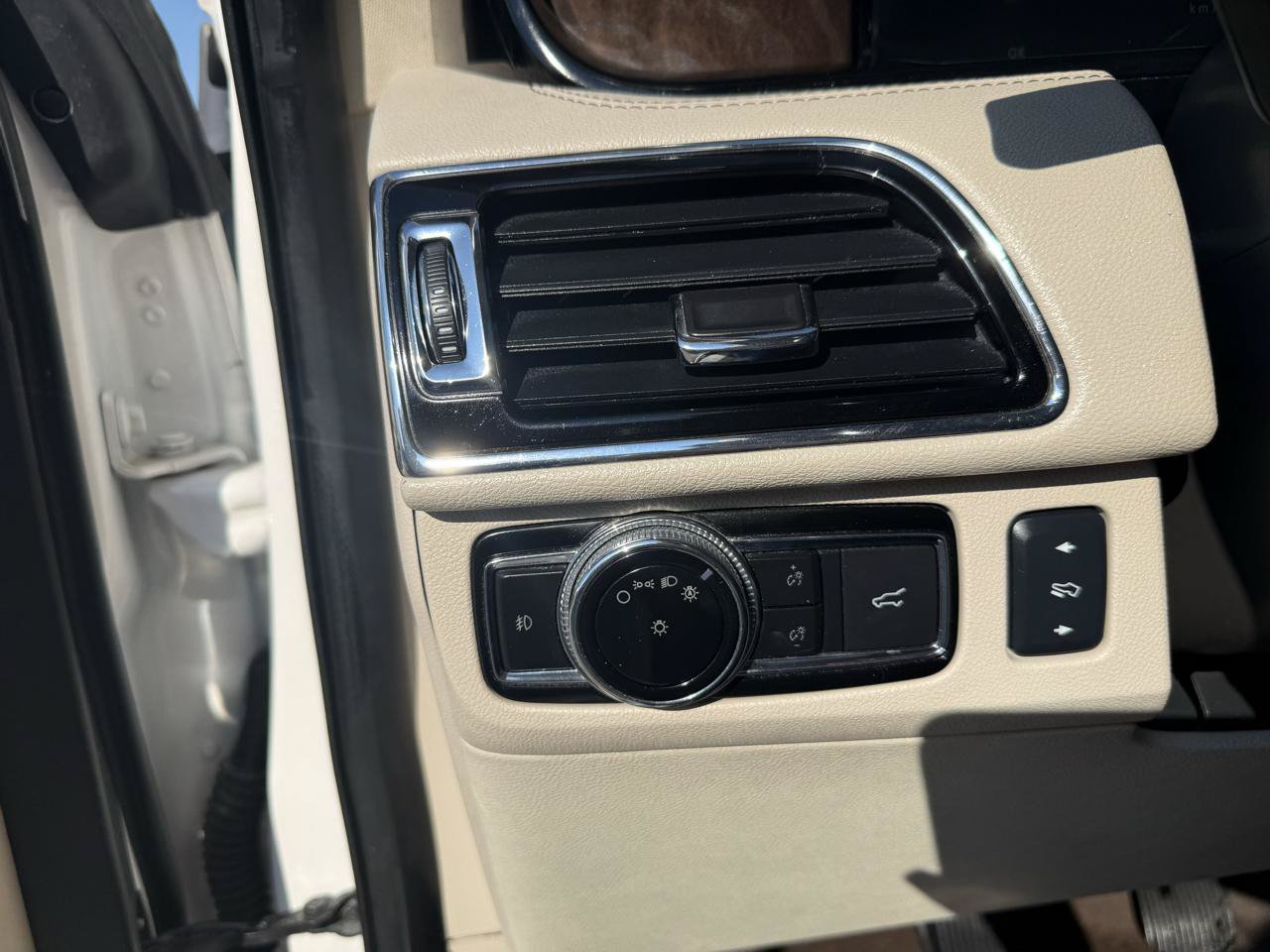 Used 2019 Lincoln Navigator L Reserve AWD/4WD image 27