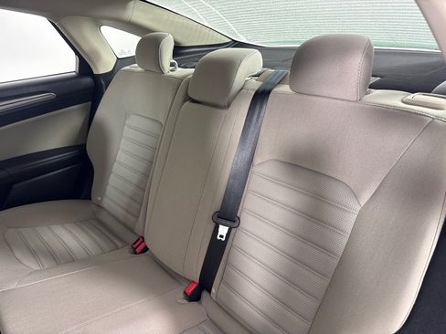 Used 2018 Ford Fusion S image 19