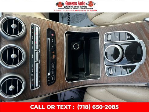 Used 2019 Mercedes-Benz GLC 300 4MATIC w/ Premium Package image 17