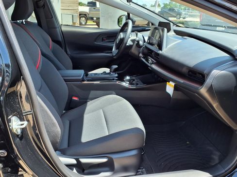 Used 2025 Toyota Prius Plug-In Hybrid FWD image 20