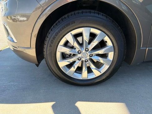 Used 2017 Buick Envision Essence FWD image 9