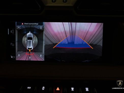 Used 2025 Lamborghini Urus SE image 51