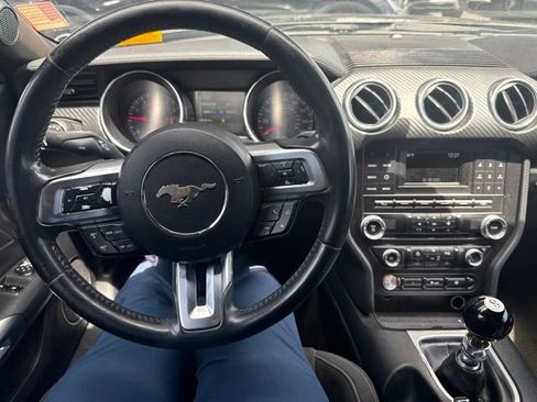 Used 2018 Ford Mustang Coupe RWD image 7