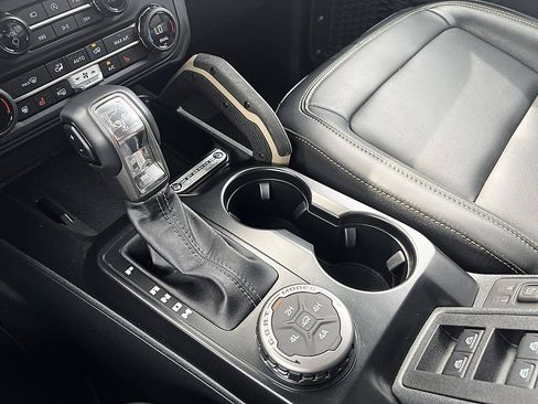 Used 2025 Ford Bronco Badlands AWD/4WD image 19