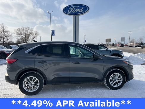 Used 2022 Ford Escape SE w/ Cold Weather Package image 1
