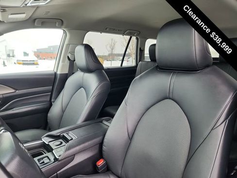 Used 2024 Toyota Grand Highlander XLE image 18