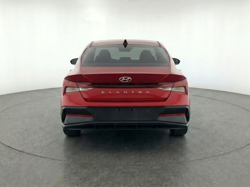 Used 2025 Hyundai Elantra SEL FWD image 7