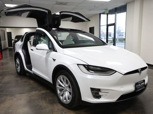 Used 2019 Tesla Model X Long Range AWD/4WD image 12