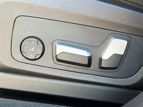 Used 2023 BMW X3 xDrive30i w/ Premium Package image 25