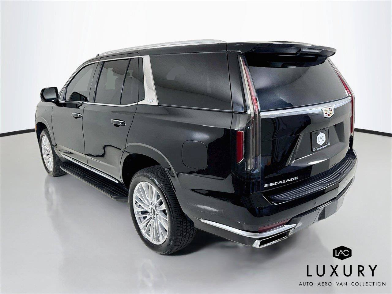 Used 2022 Cadillac Escalade Luxury AWD/4WD image 7