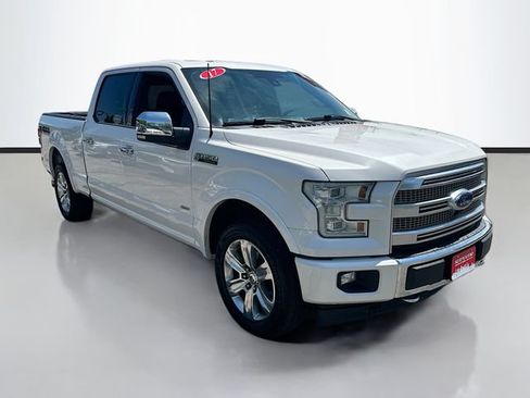 Used 2017 Ford F150 Platinum w/ Equipment Group 701A Luxury AWD/4WD image 3