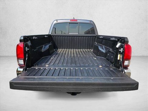 Used 2021 Toyota Tacoma SR5 AWD/4WD image 10