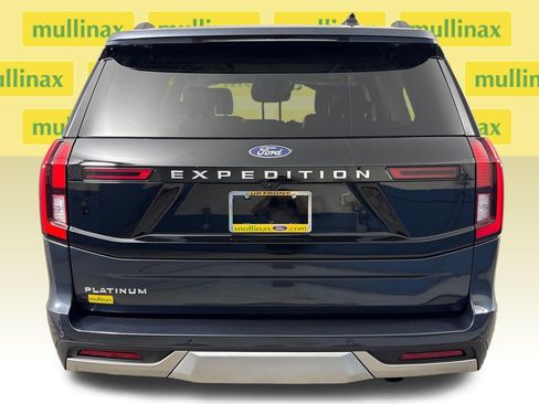 Certified 2025 Ford Expedition Platinum image 32