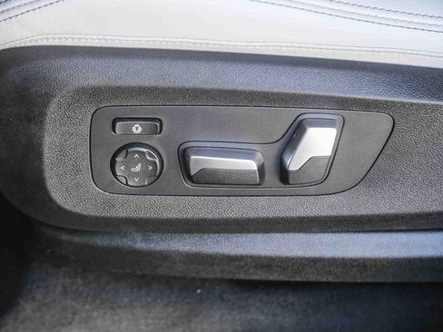 New 2026 BMW X5 sDrive40i w/ M Sport Package image 18