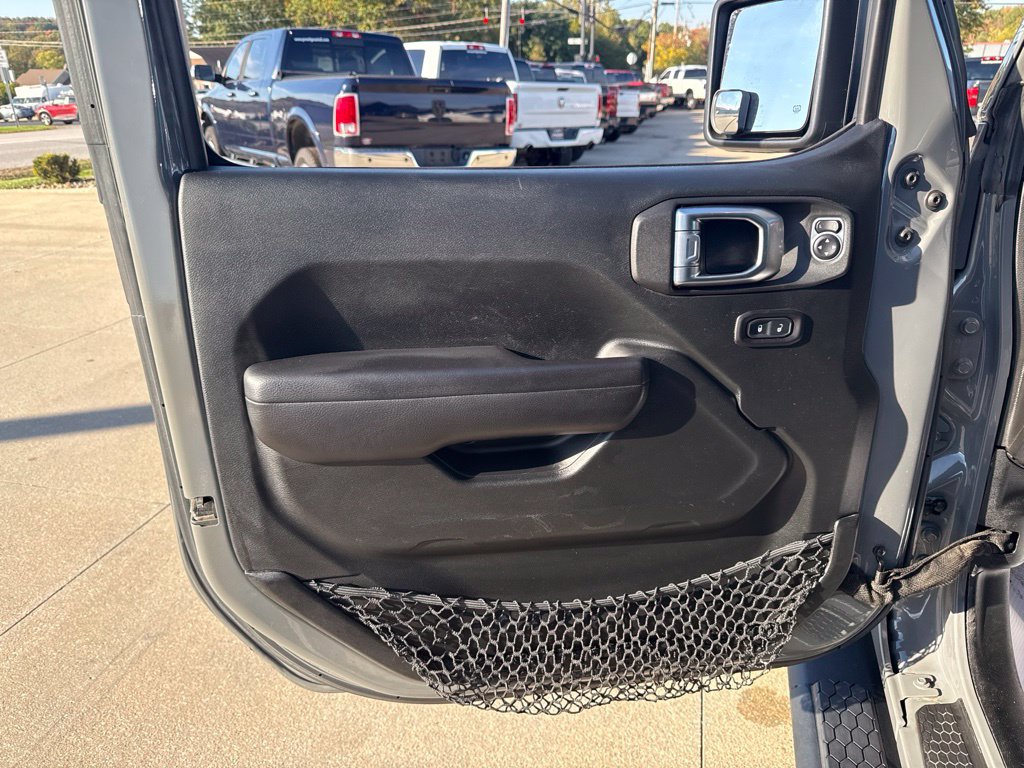 Used 2018 Jeep Wrangler Unlimited Rubicon AWD/4WD image 24