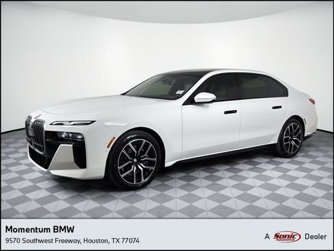 Used 2023 BMW 760i xDrive AWD/4WD image 1