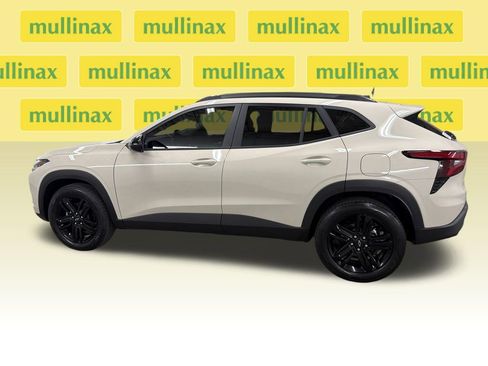 Used 2026 Chevrolet Trax ACTIV w/ Sunroof Package FWD image 13
