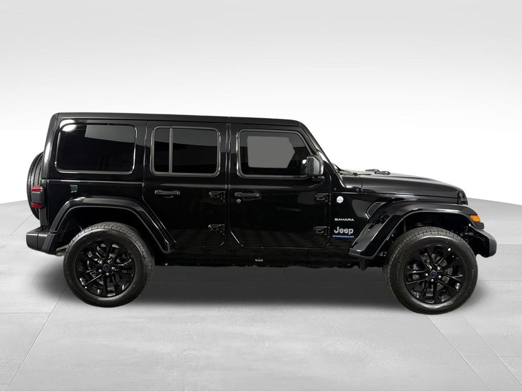 Used 2024 Jeep Wrangler Unlimited Sahara w/ Safety Group AWD/4WD image 7