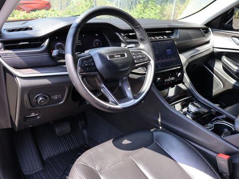 Used 2022 Jeep Grand Cherokee Limited AWD/4WD image 13