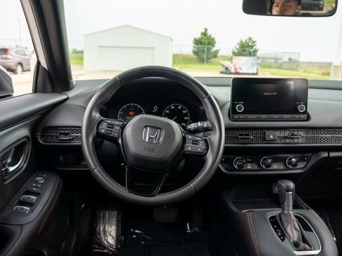 Used 2025 Honda HR-V Sport image 12