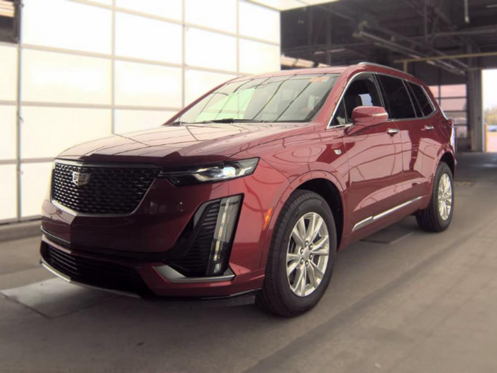 Used 2024 Cadillac XT6 Luxury w/ LPO, Floor Liner Package AWD/4WD image 2