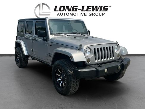 Used 2015 Jeep Wrangler Unlimited Sport w/ Connectivity Group AWD/4WD image 10
