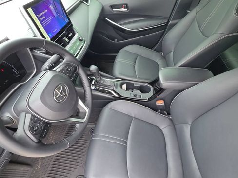 Used 2025 Toyota Corolla XLE FWD image 12