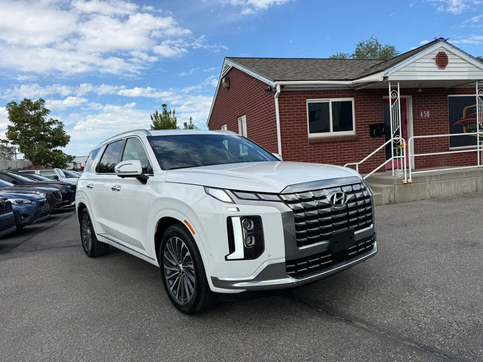 Used 2025 Hyundai Palisade Calligraphy AWD/4WD image 3
