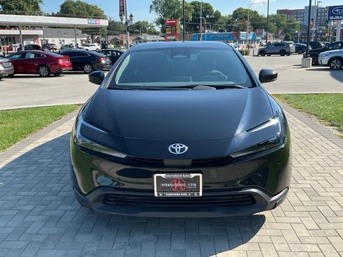 Used 2025 Toyota Prius LE FWD image 9