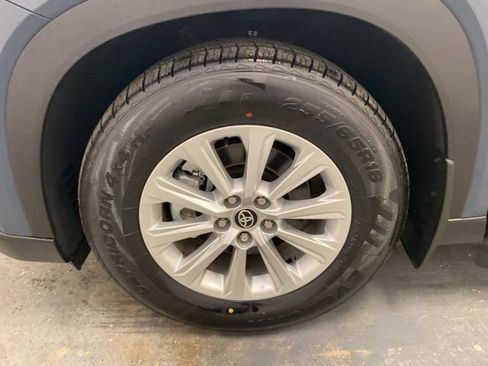 Used 2024 Toyota Grand Highlander XLE image 34