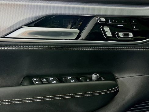 Used 2022 Jeep Grand Wagoneer Series I AWD/4WD image 26