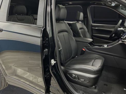 New 2026 Jeep Grand Cherokee Limited w/ Luxury Tech Group II image 31