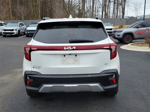 Used 2024 Kia Seltos SX w/ SX Sunroof Package image 5