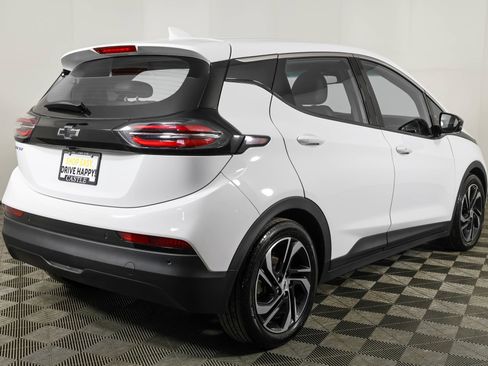 Used 2023 Chevrolet Bolt LT FWD image 15
